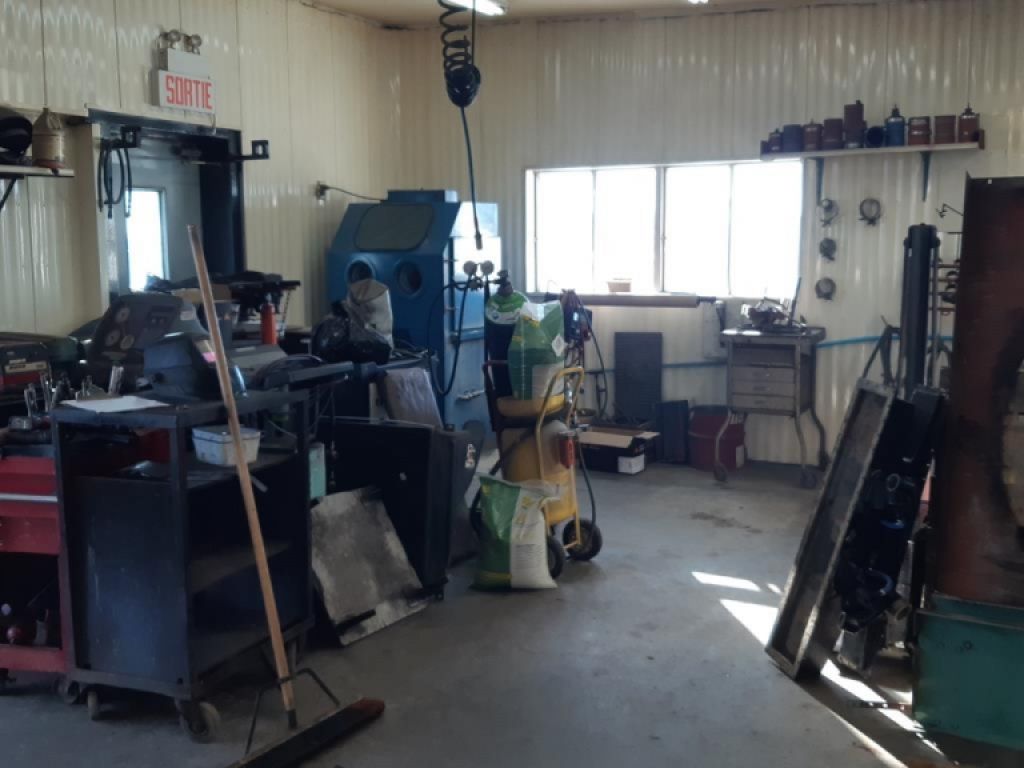 Radiator Center, mechanical garage and ++ Turnkey in Beauce
