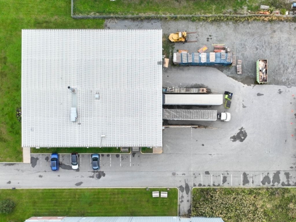 Industrial building for sale