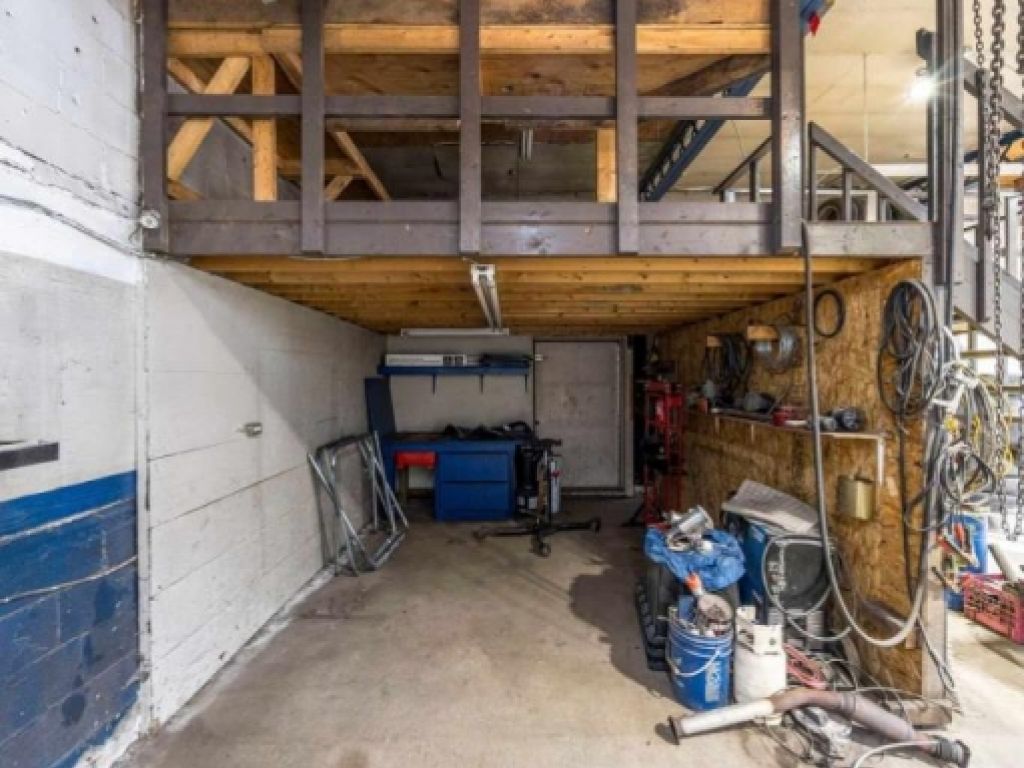 2 door garage for rent GREAT VISIBILITY St-Jean-sur-Richelieu