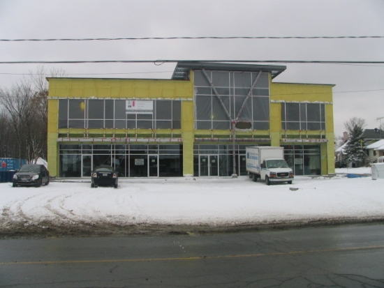 Espace bureau et commercial a Laval-Ouest batisse neuf 2011