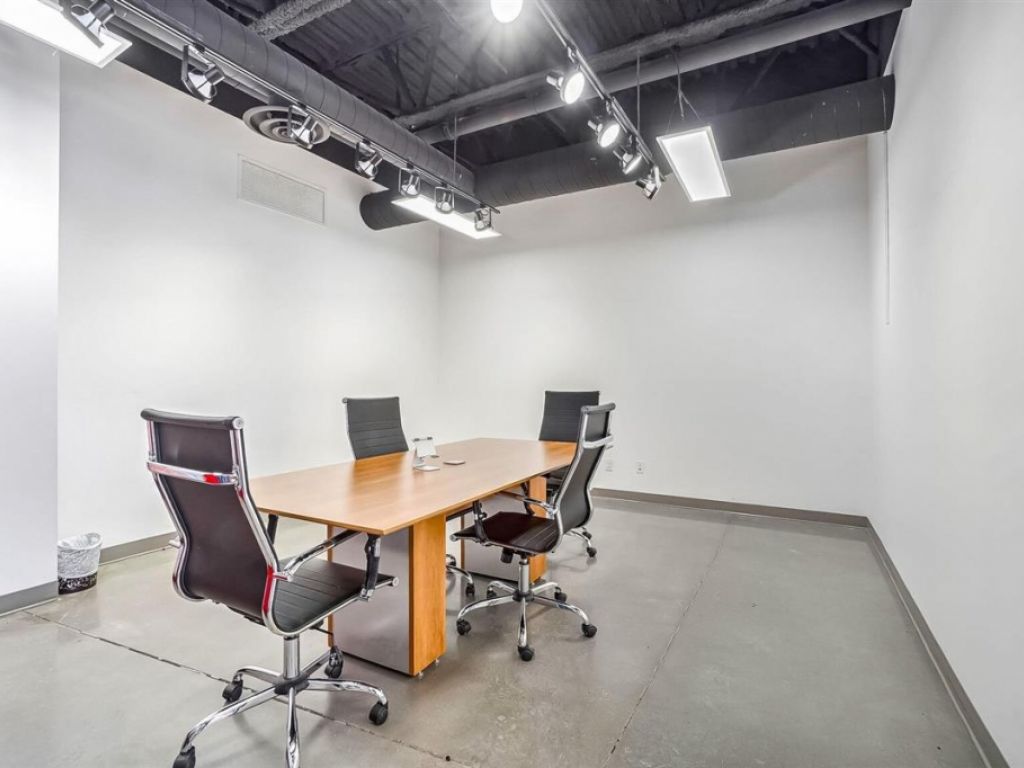 Industrial Condo for Sale or Rent � 4704 Rue Louis-B.-Mayer, Laval (Chomedey)