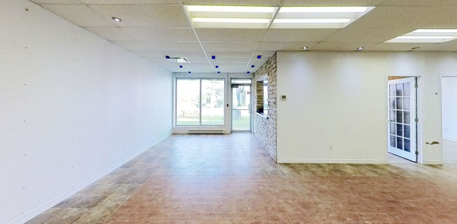 LOCAL INDUSTRIEL À LOUER - PARC COLBERT SAINTE-FOY - For Rent