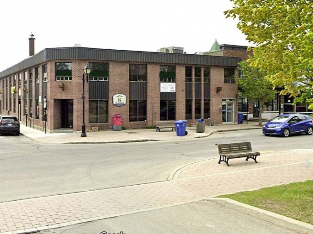 Office for rent 1414 sqft on 2nd floor downtown St-Jerome