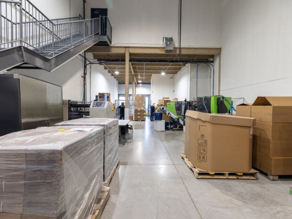 Local industriel  louer de 5 577PI | Boisbriand