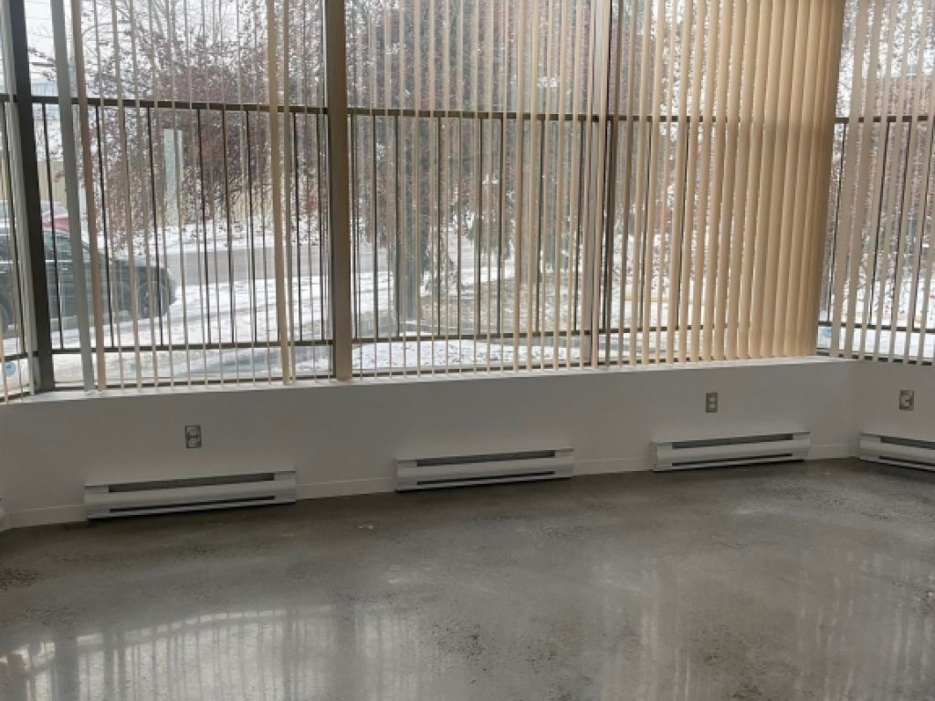 1,198 sq. ft. renovated offices for rent in Montreal North!