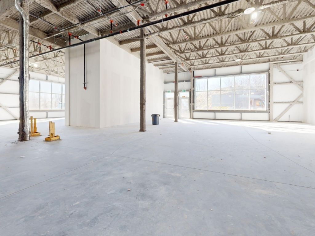 Commercial space for rent in Saint-Jrme - starting at 5,000 sq. ft.