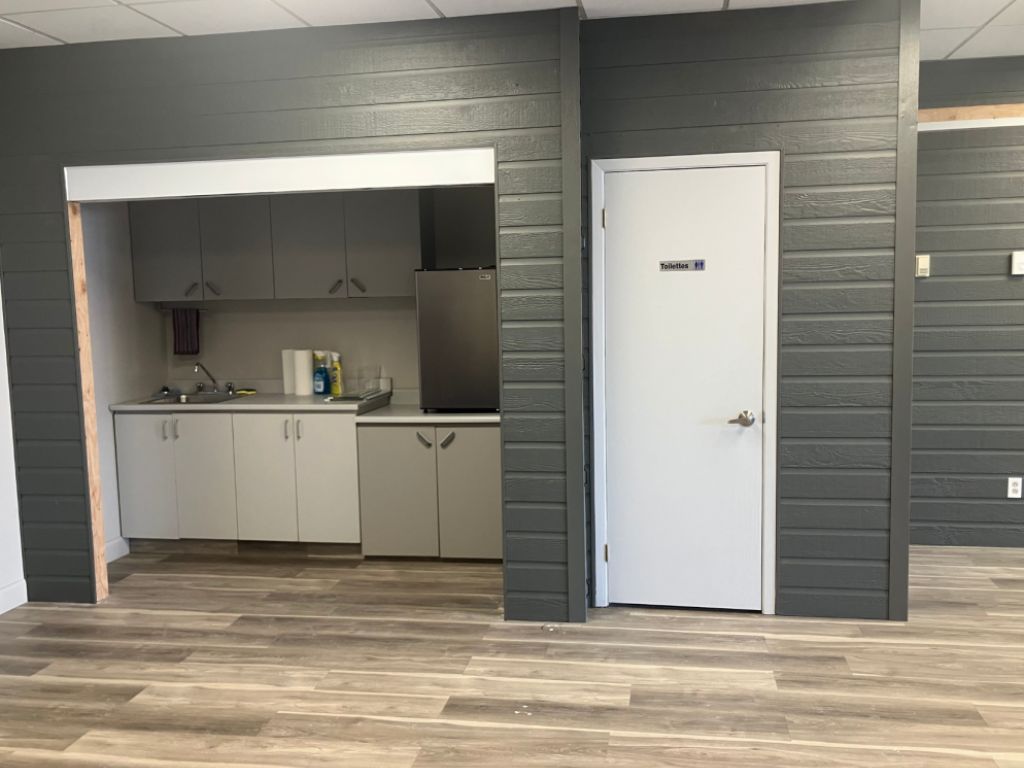 Local Commercial Bouvier-Lebourgneuf-Quebec 900pi2