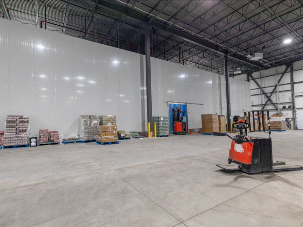 INDUSTRIAL WAREHOUSE FOR RENT, CANDIAC - 6,200 TO 55,934 ft2