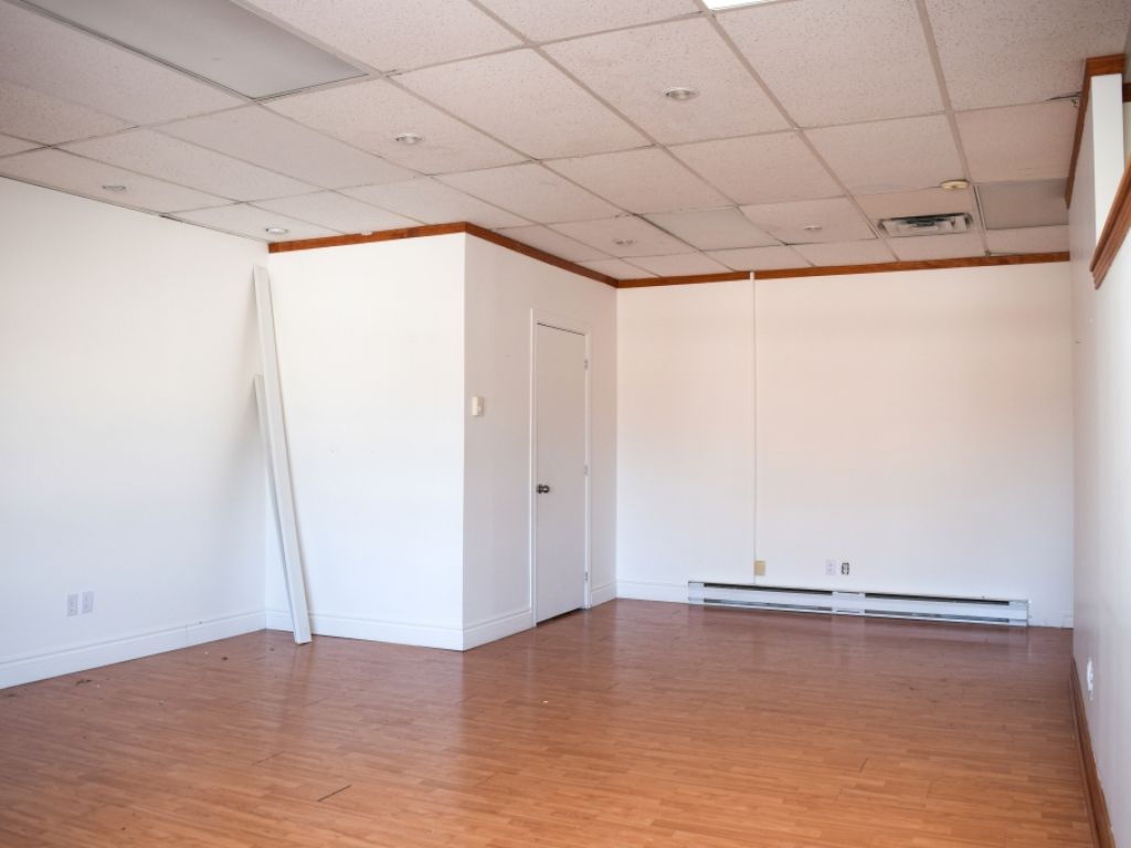 Office space for rent facing Mail Champlain