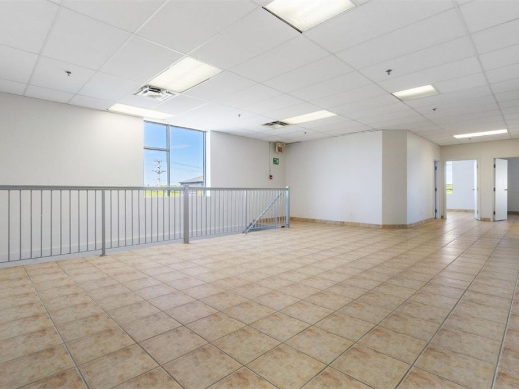Office Space for Rent � 683 Mont�e St-Fran�ois, Laval (Saint-Vincent-de-Paul)