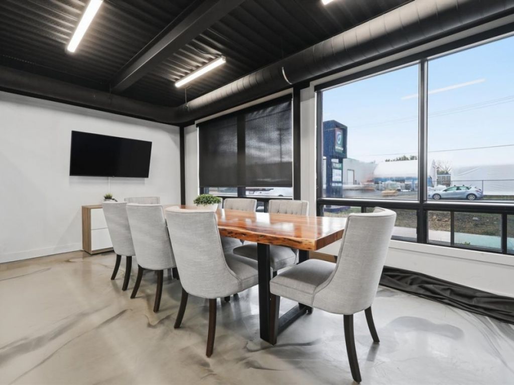 Industrial building for sale