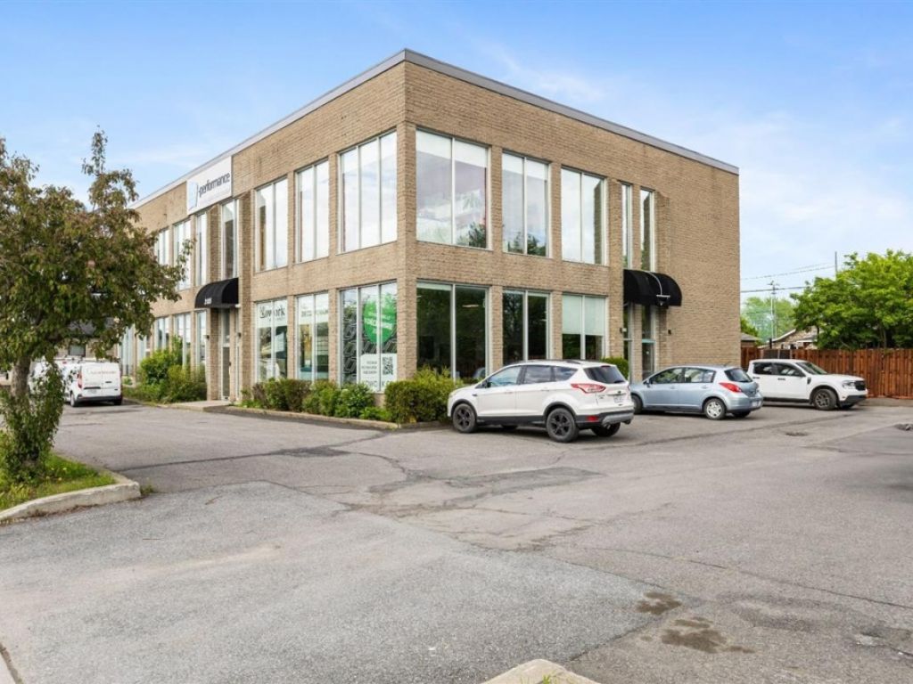 Office space for lease - 3185 Mt�e St-Hubert