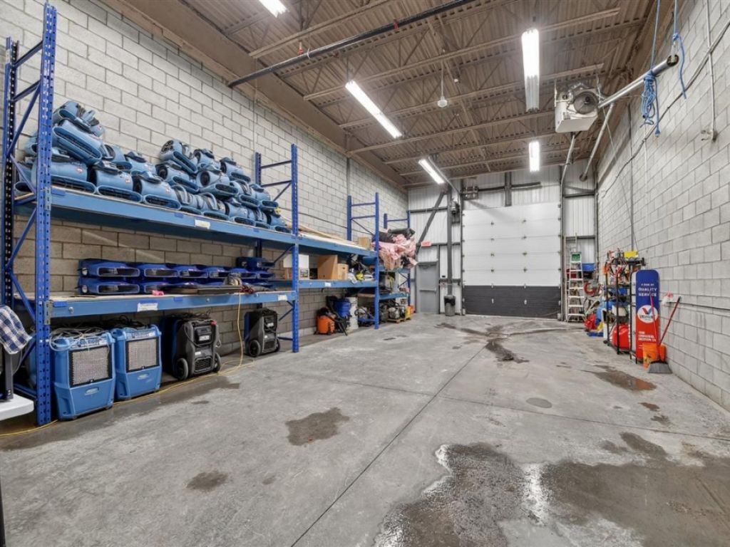 Industrial space for lease - 11685 Mt�e Ste-Marianne