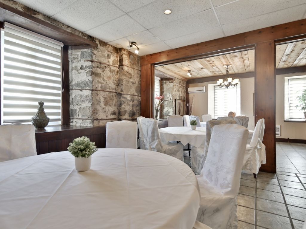 Restaurant with reception room for sale