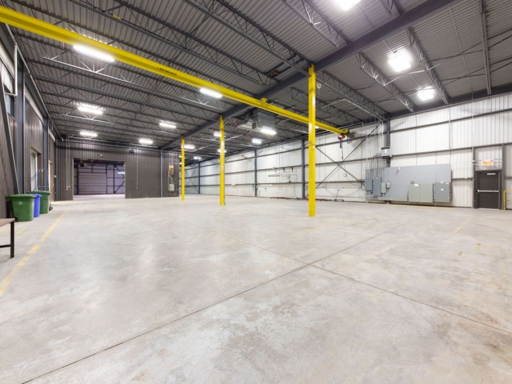 Turnkey industrial space in Boisbriands strategic business district
