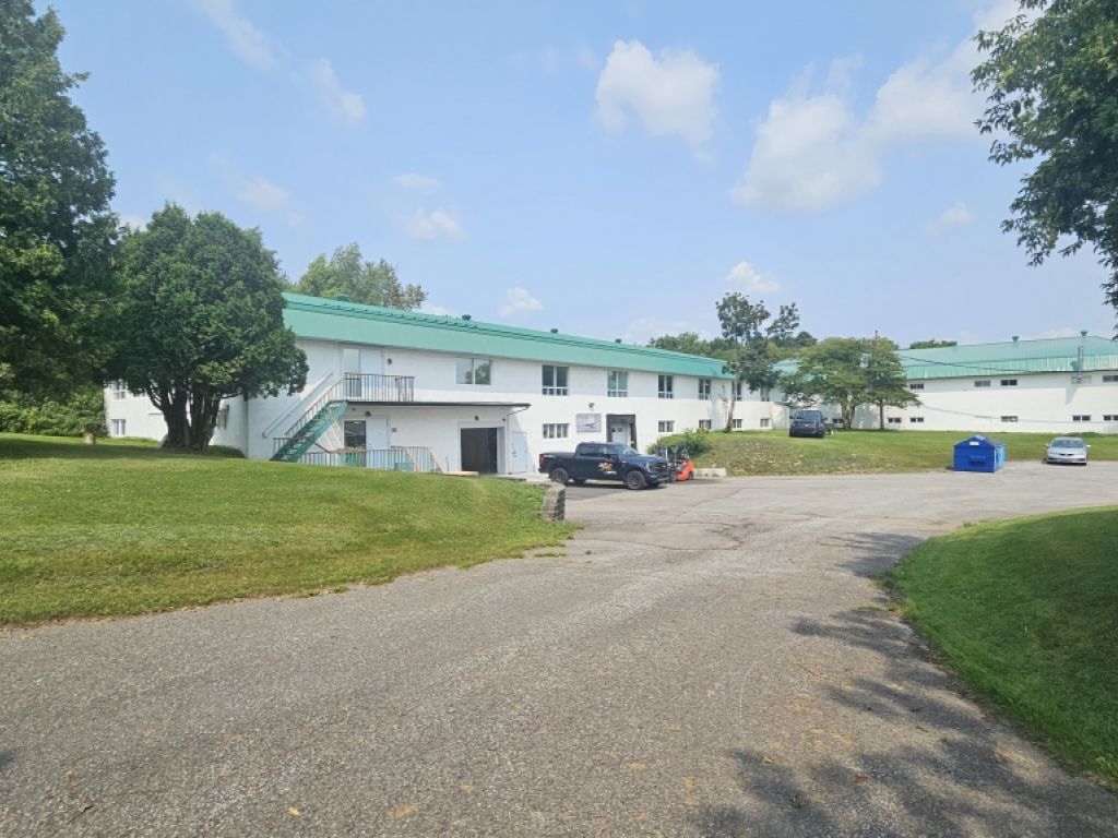 LOCAL INDUSTRIEL NEUVILLE