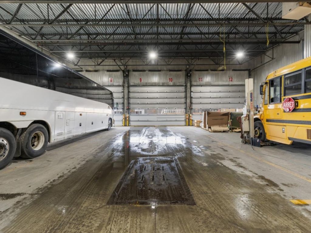 Industrial space for lease - 4243 Rue Marcel-Lacasse