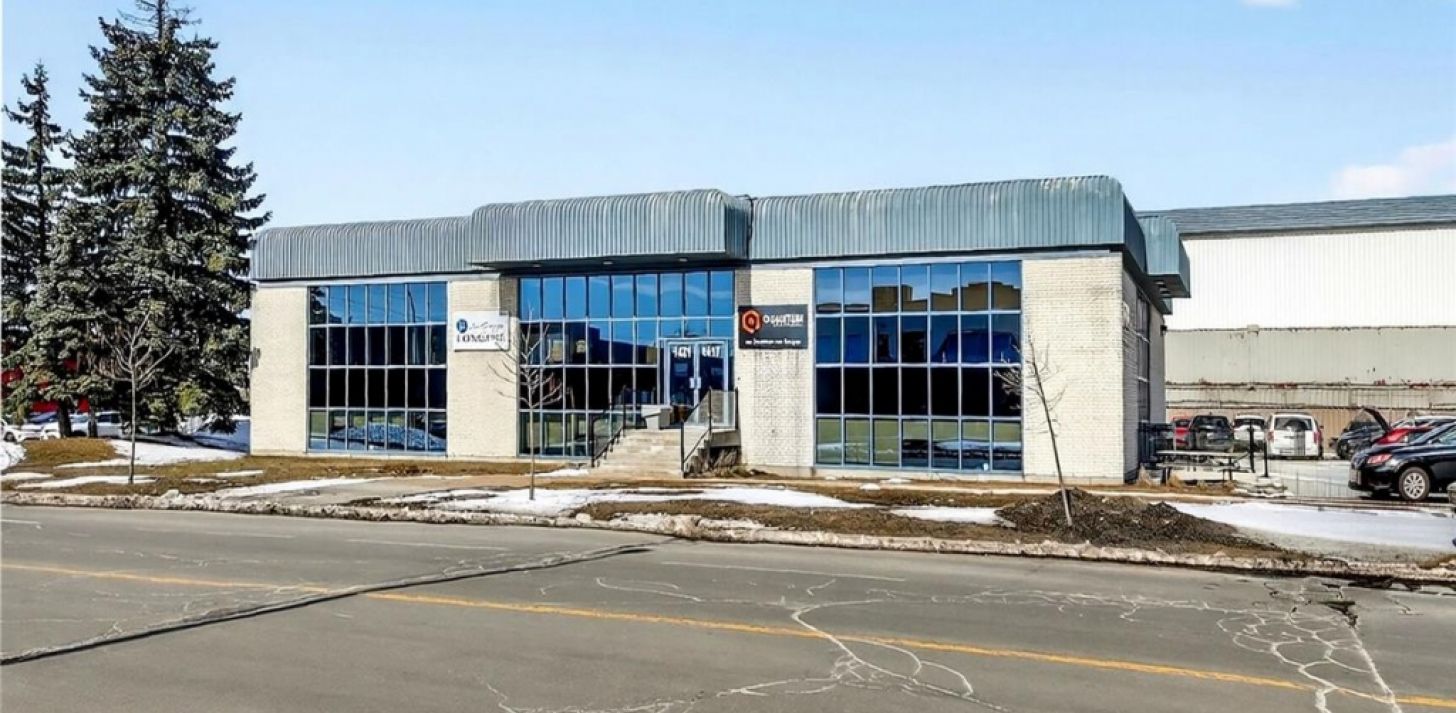 Office Space for Lease in Laval � 1,579 sq. ft. | Chomedey - For Rent