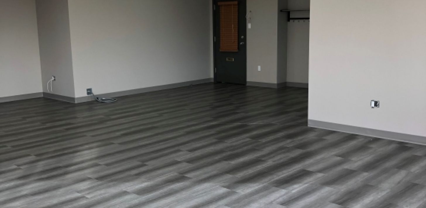 📢 Commercial Office for Sublease in Magog  1,060 sq. ft. | Parking Included | 🔥 Last 2 Months FREE! 🔥 - Sub-lease
