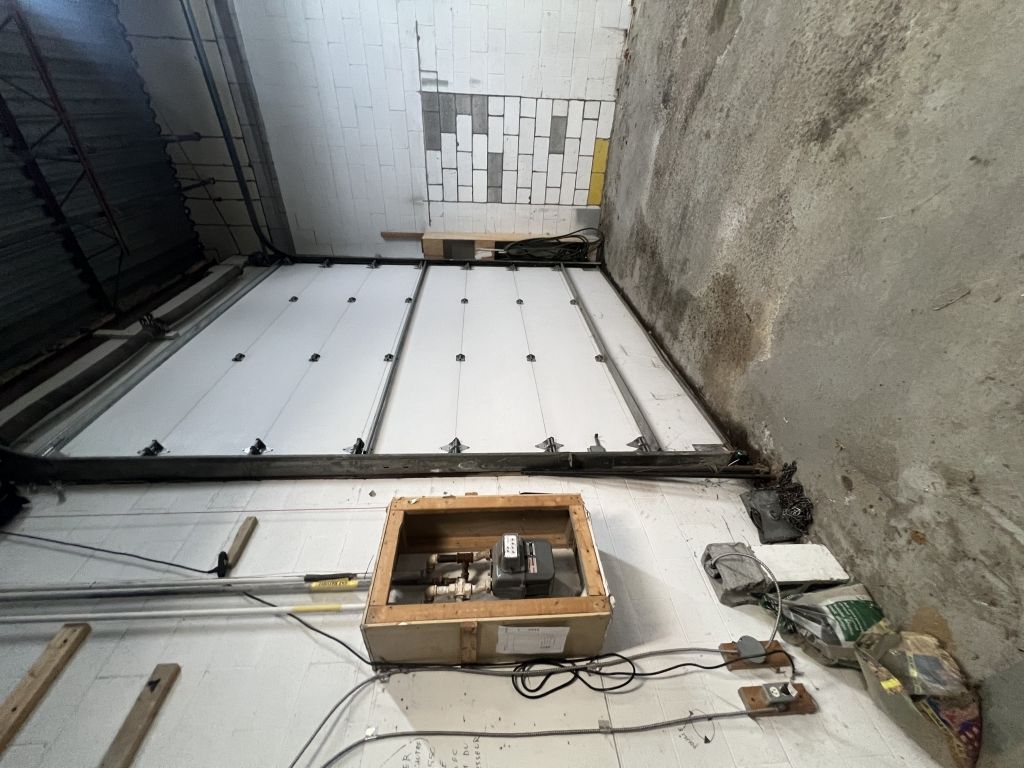 TEMPORARY RENTAL � 1,500 sq. ft. unit, Place Nobel, Sainte-Julie, $2,000