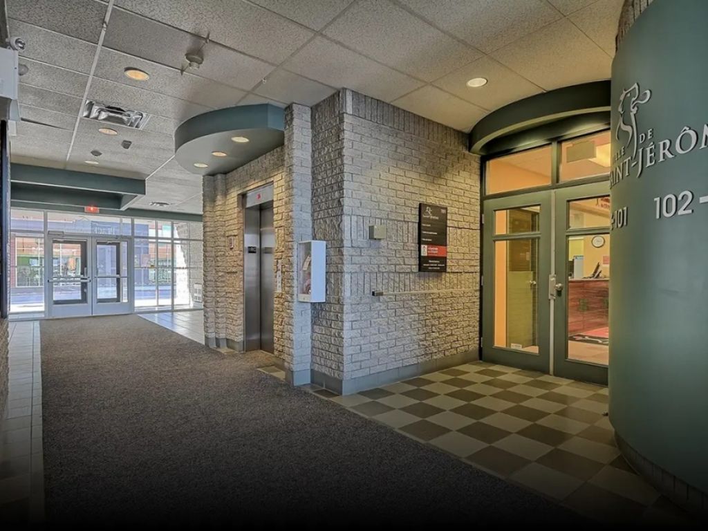 Office / Commercial Space 2,100 to 6,360 sq. ft. Downtown St-Jerome