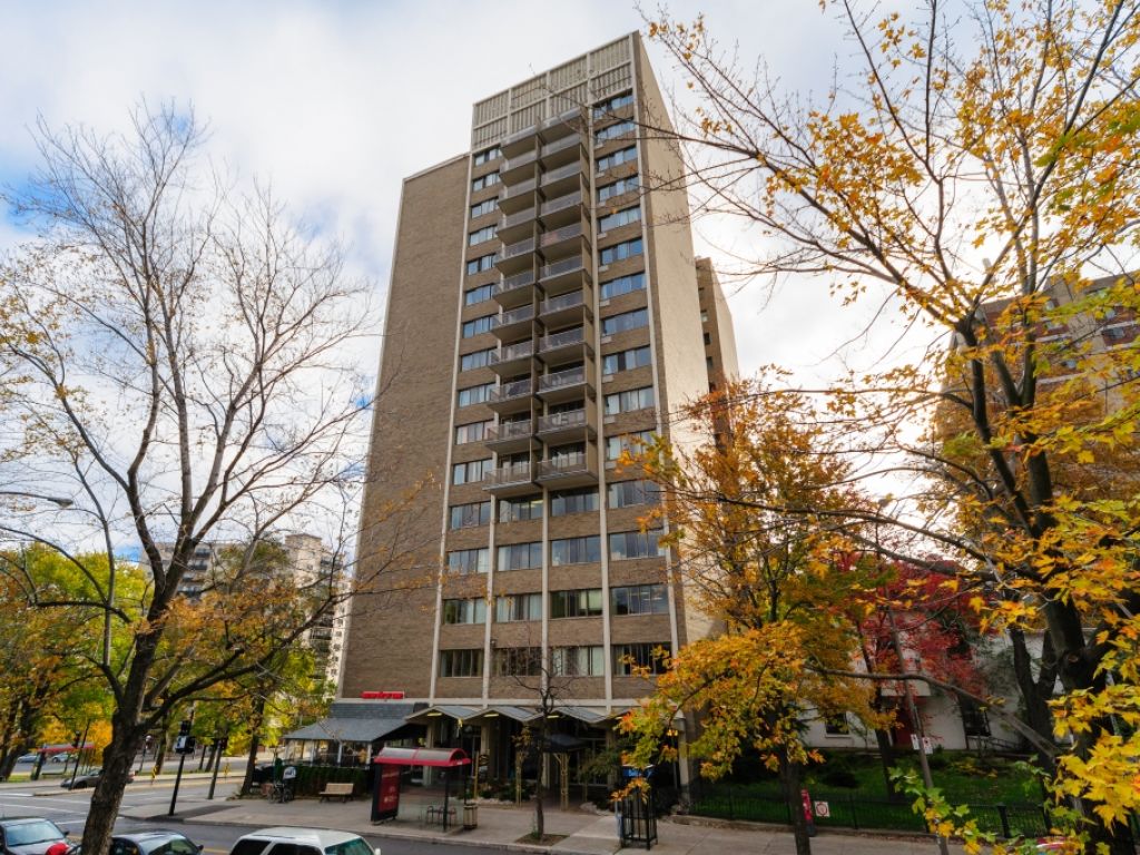 BUREAU DE 920PC  LOUER, PLATEAU MONT-ROYAL, 3 BUREAUX FERMS + RCEPTION OU SALLE D'ATTENTE