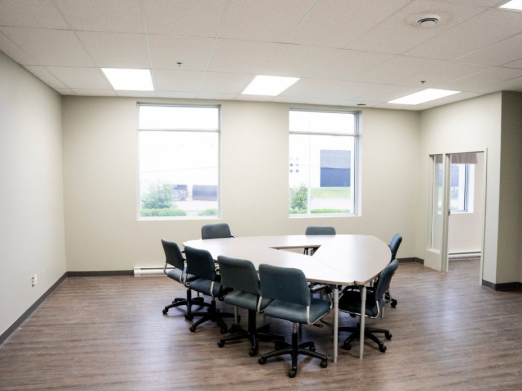 Bureau, showroom et entrep�t