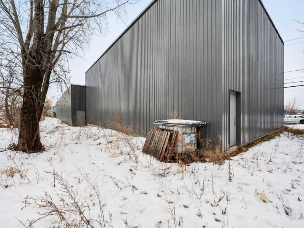 Industrial Building (Office and Warehouse) for Lease � St-Hubert
