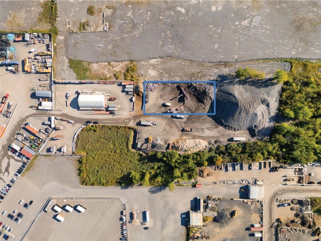 Terrain industriel � louer � 1362 Mont�e Masson, app. OP1, Laval (Duvernay)