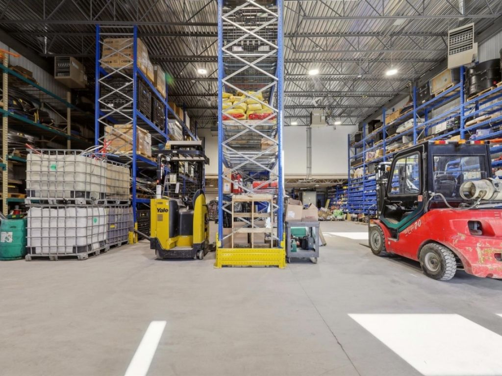 Industrial building for sale