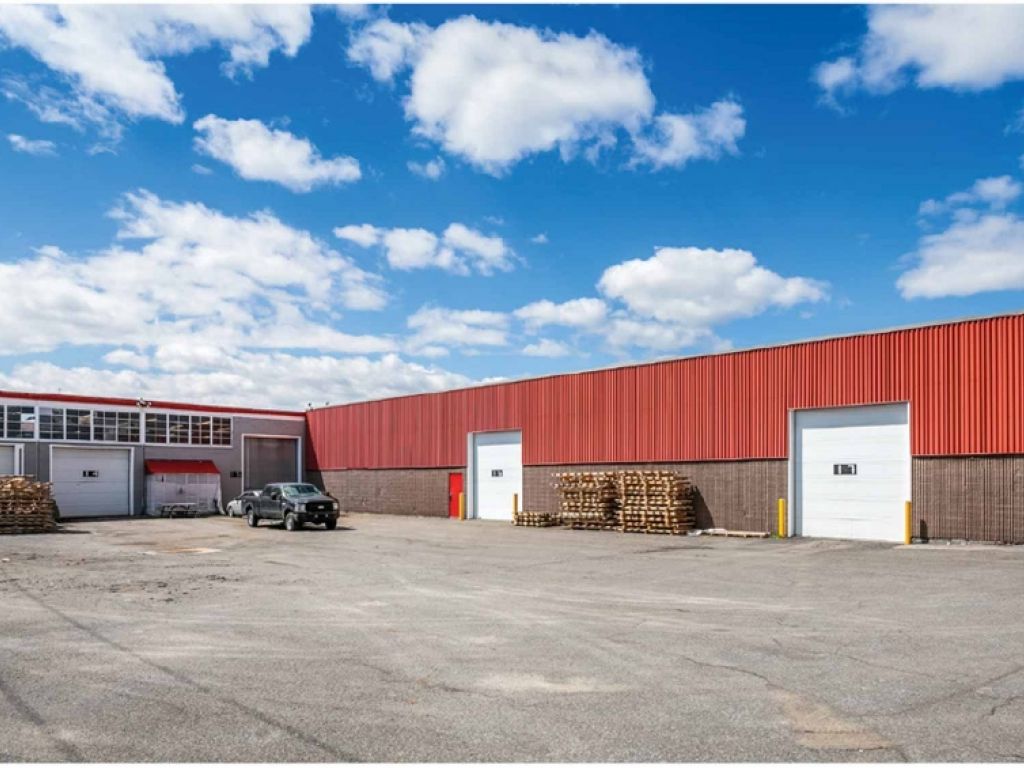 Industrial space for rent in Montreal 