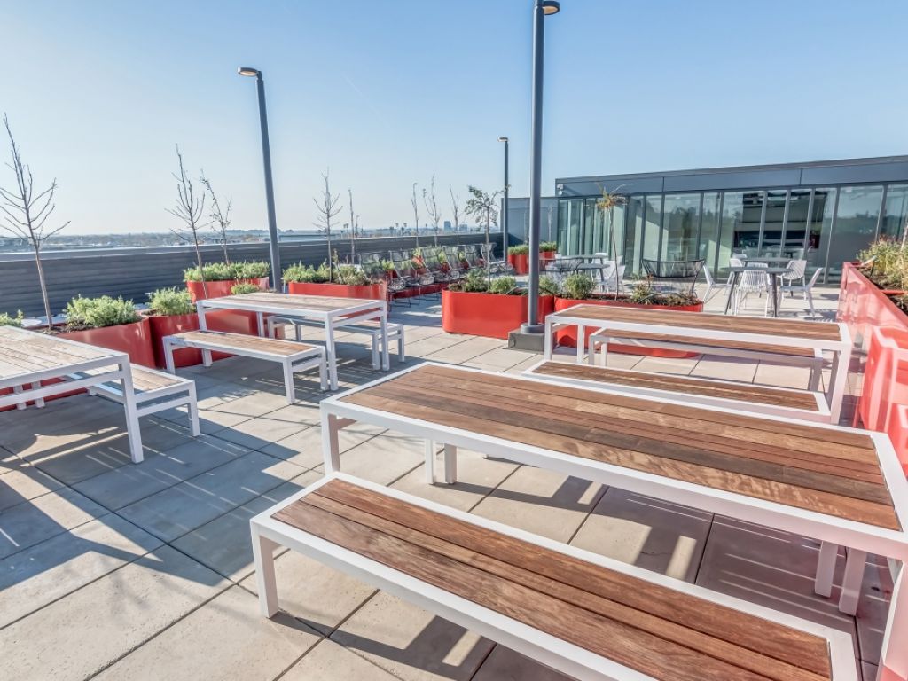 Espace de bureau neuf  louer au Mile-Ex 