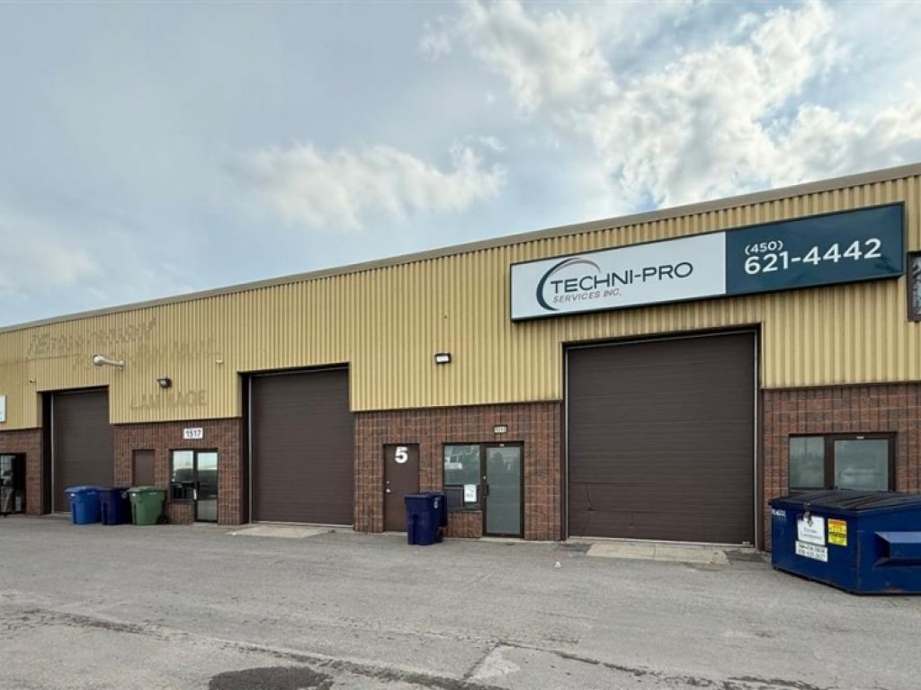 Industrial space for lease - 1515 Aut. Jean-No�l-Lavoie (A-440)