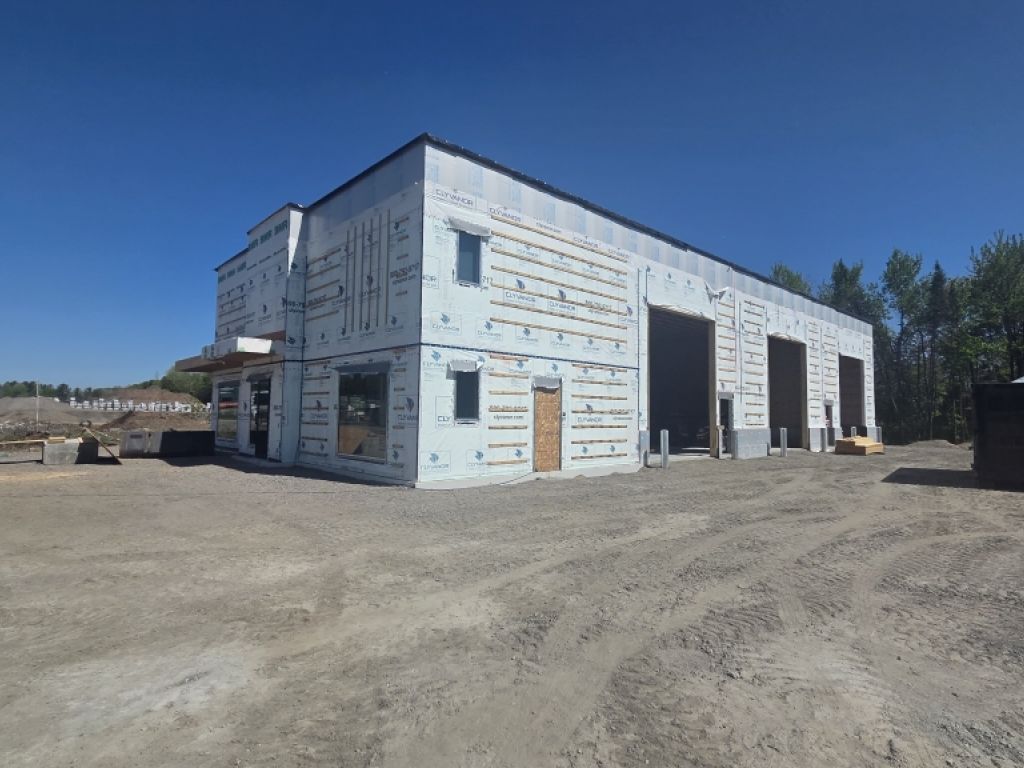LOCAL INDUSTRIEL  PONT-ROUGE, QC - 1500PC