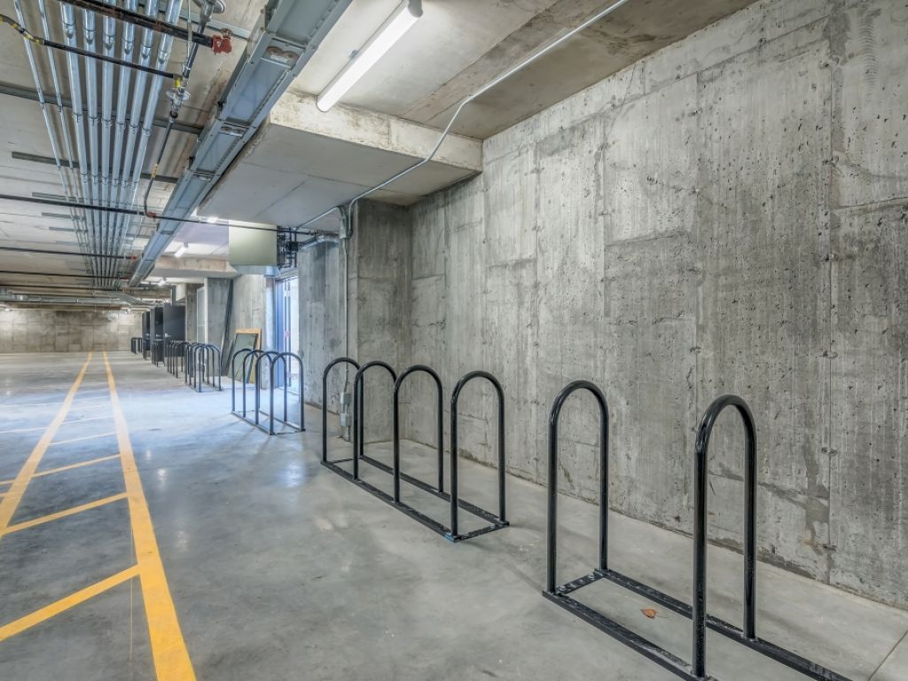 Espace de bureau neuf  louer au Mile-Ex 