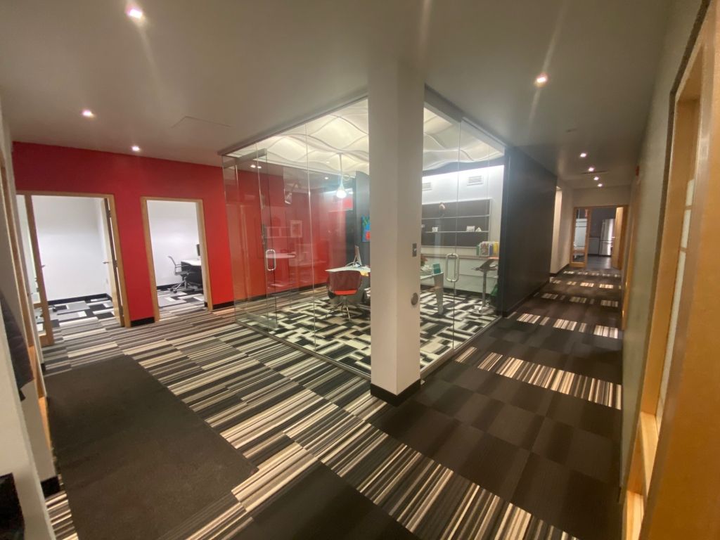 2511 chemin Sainte-Foy  Une adresse professionnelle au c�ur de Sainte-Foy