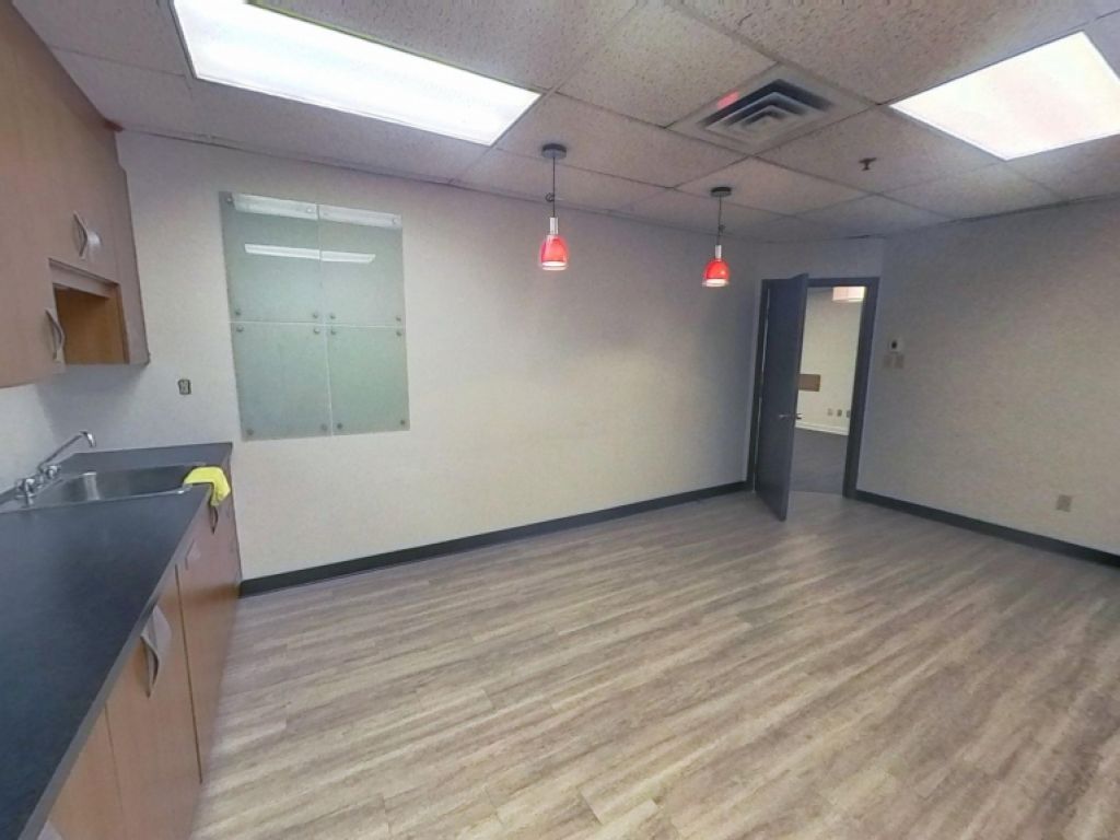 PLAZA LAVAL - STE-FOY - BUREAUX 275-295