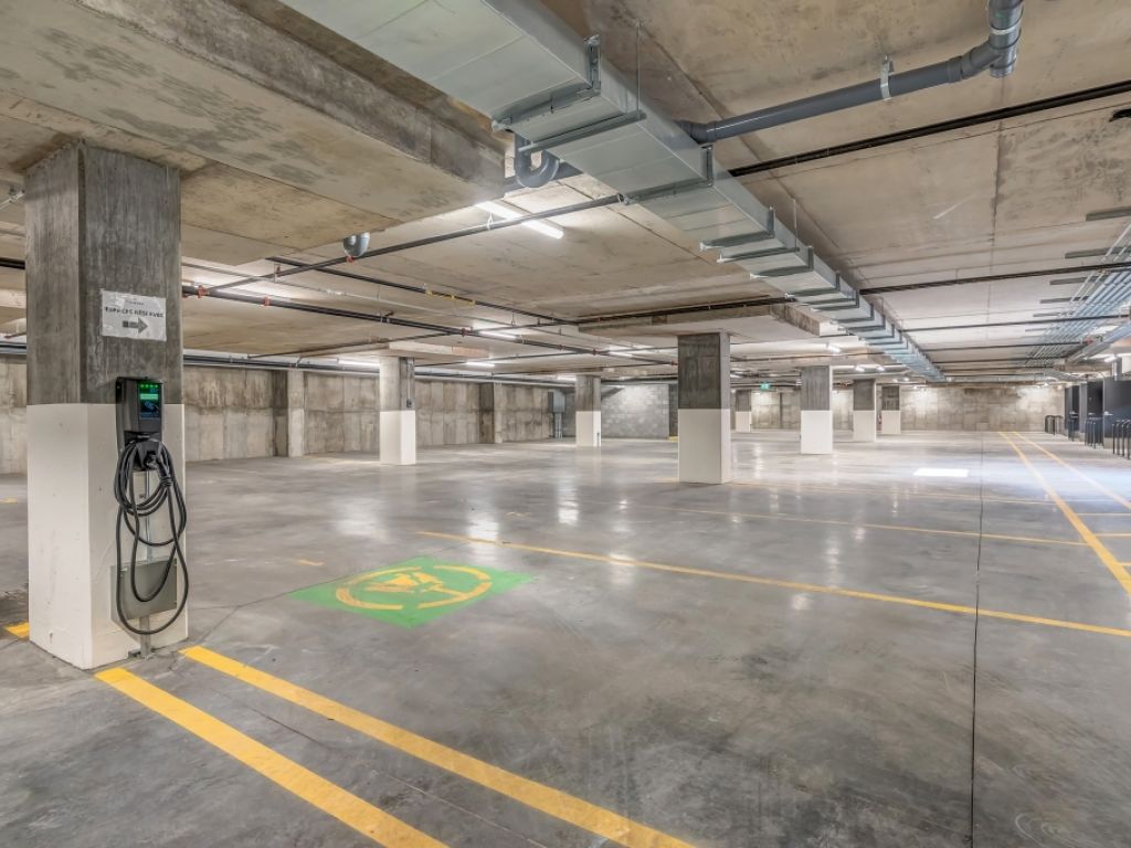 Espace de bureau neuf  louer au Mile-Ex 