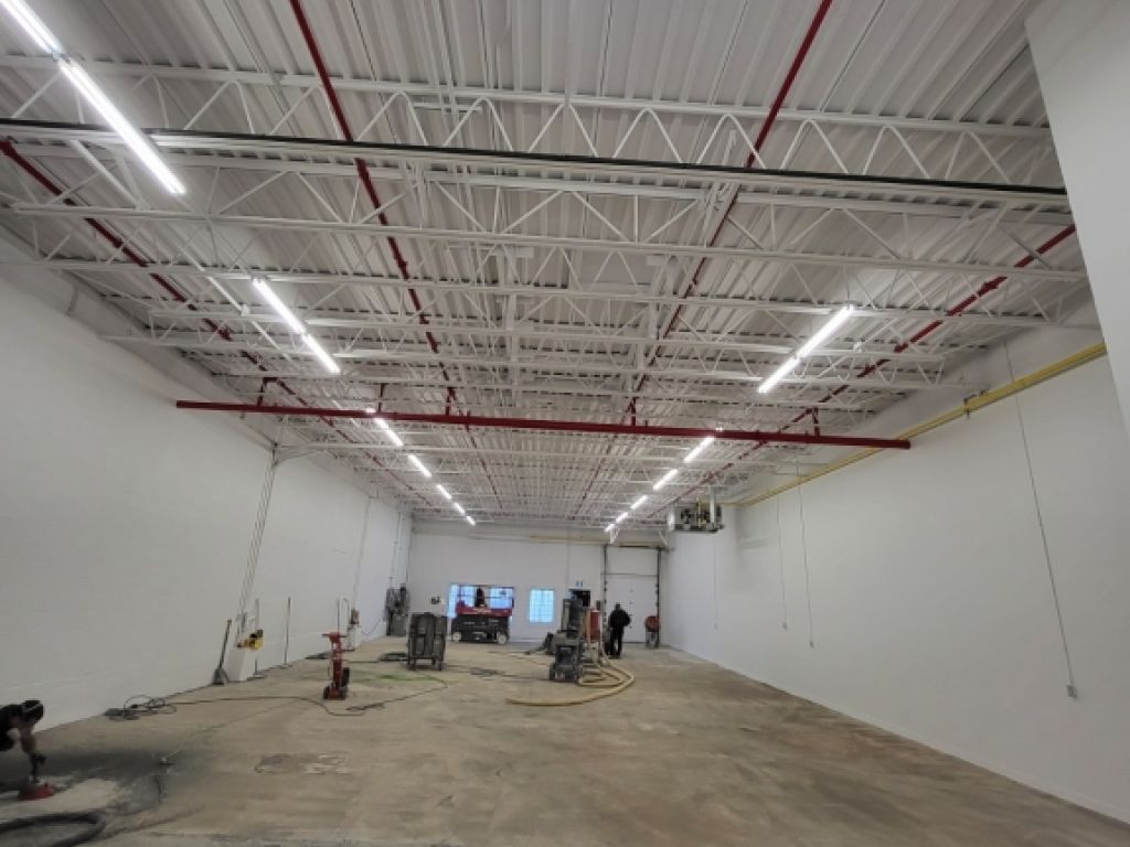 1  Industrial spaces *4600 sq.ft. * in Longueuil