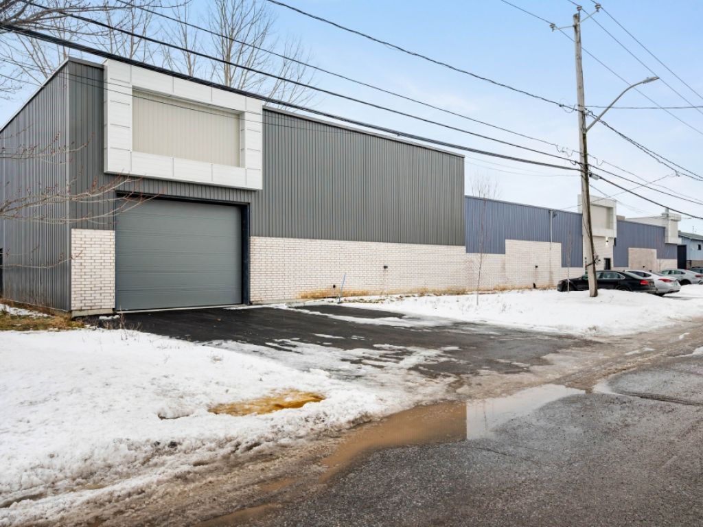 Industrial Building (Office and Warehouse) for Lease � St-Hubert