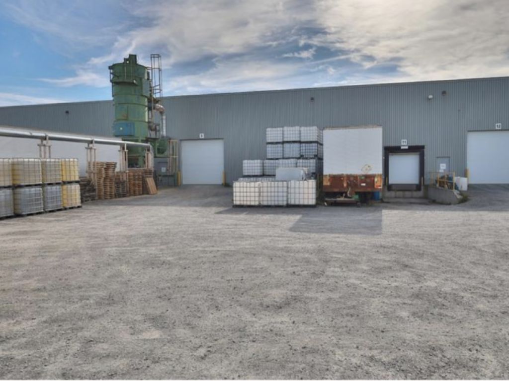 Great space Industrial and/or Commercial - Showroom - Office Space for Rent