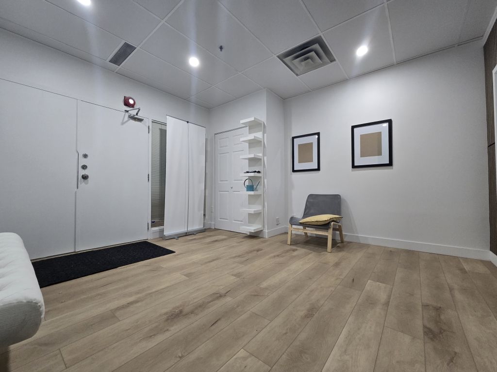 BUREAU  LOUER 485 PIEDS CARRS, ACADIE ET SAUV