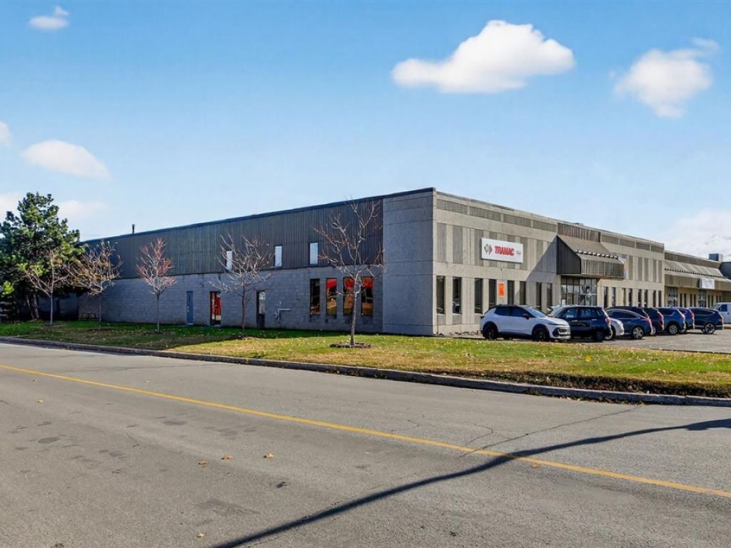 Industrial space for lease - 3421 Boul. Industriel