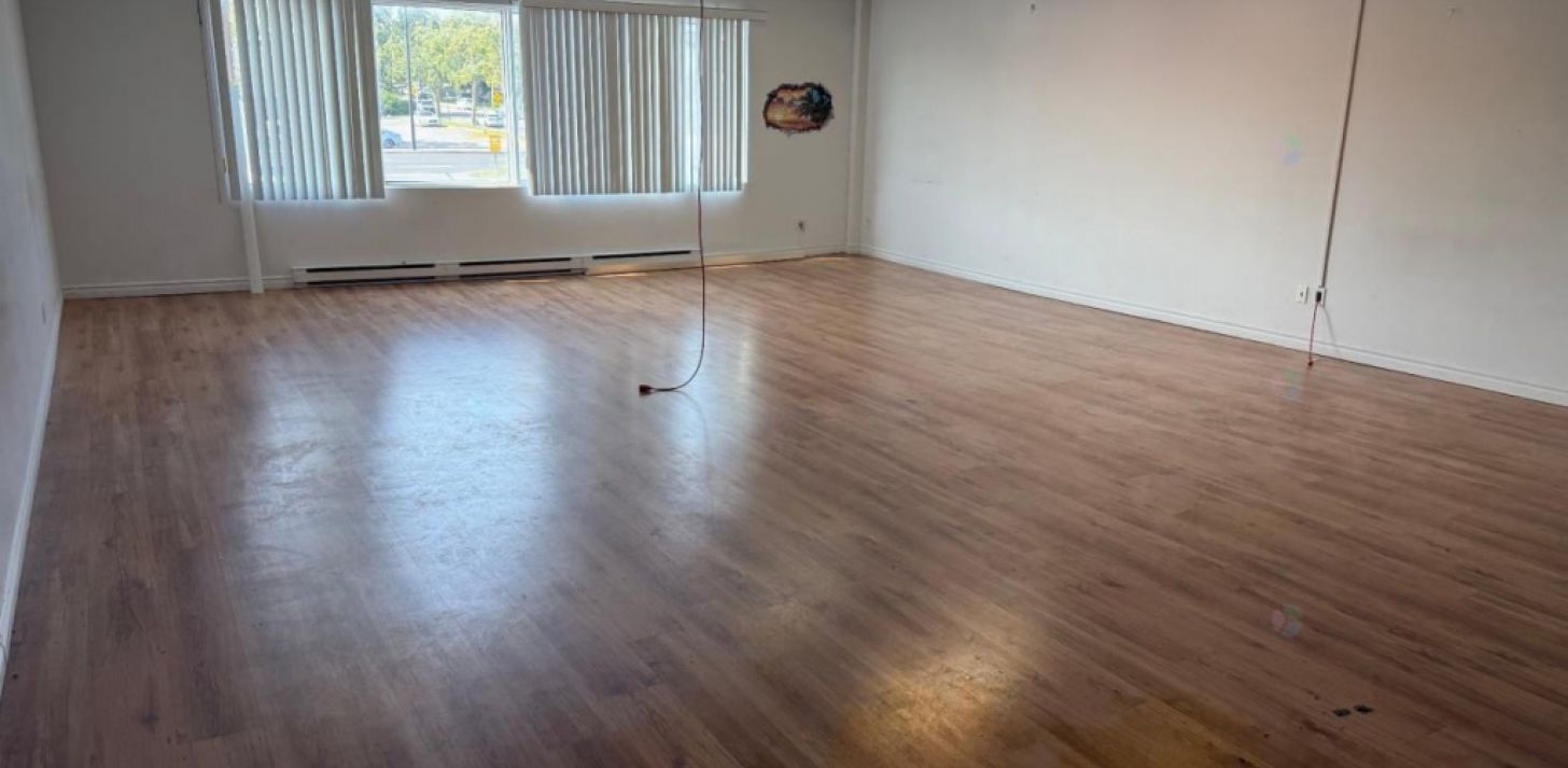 Office $577/month* in busy shopping center of Montreal - For Rent