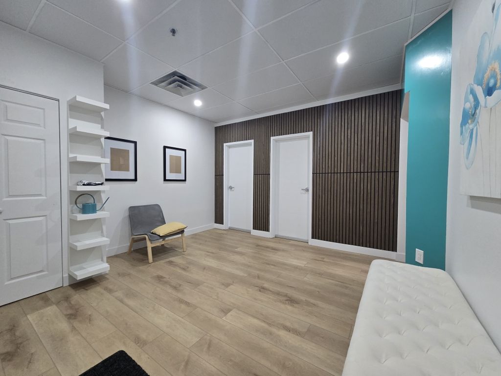 BUREAU  LOUER 485 PIEDS CARRS, ACADIE ET SAUV