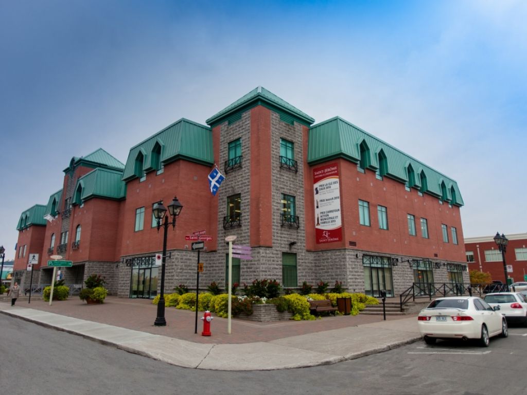 Local / Bureau 2100 � 6360 pc Centre-ville Saint-J�r�me 