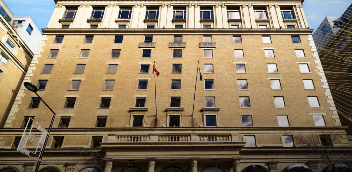 COURS MONT-ROYAL OFFICE TOWERS - For Rent