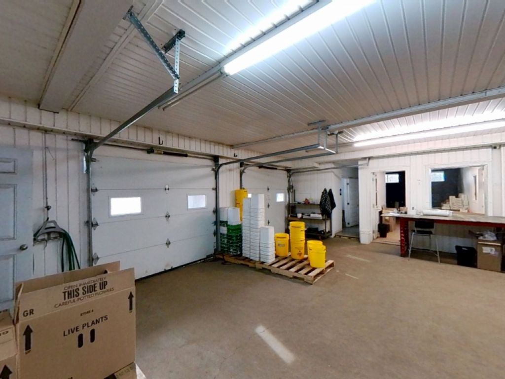 LOCAL 602 - LOCAL INDUSTRIEL � NEUVILLE