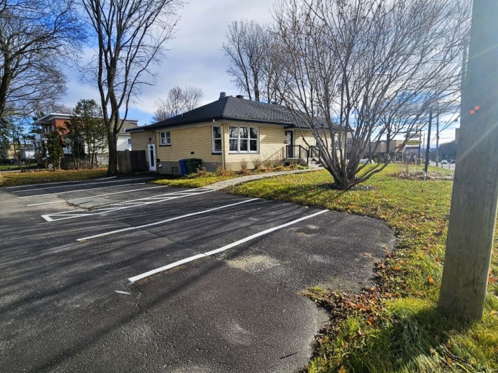 BUREAUX OU COMMERCIAL  CHARLESBOURG