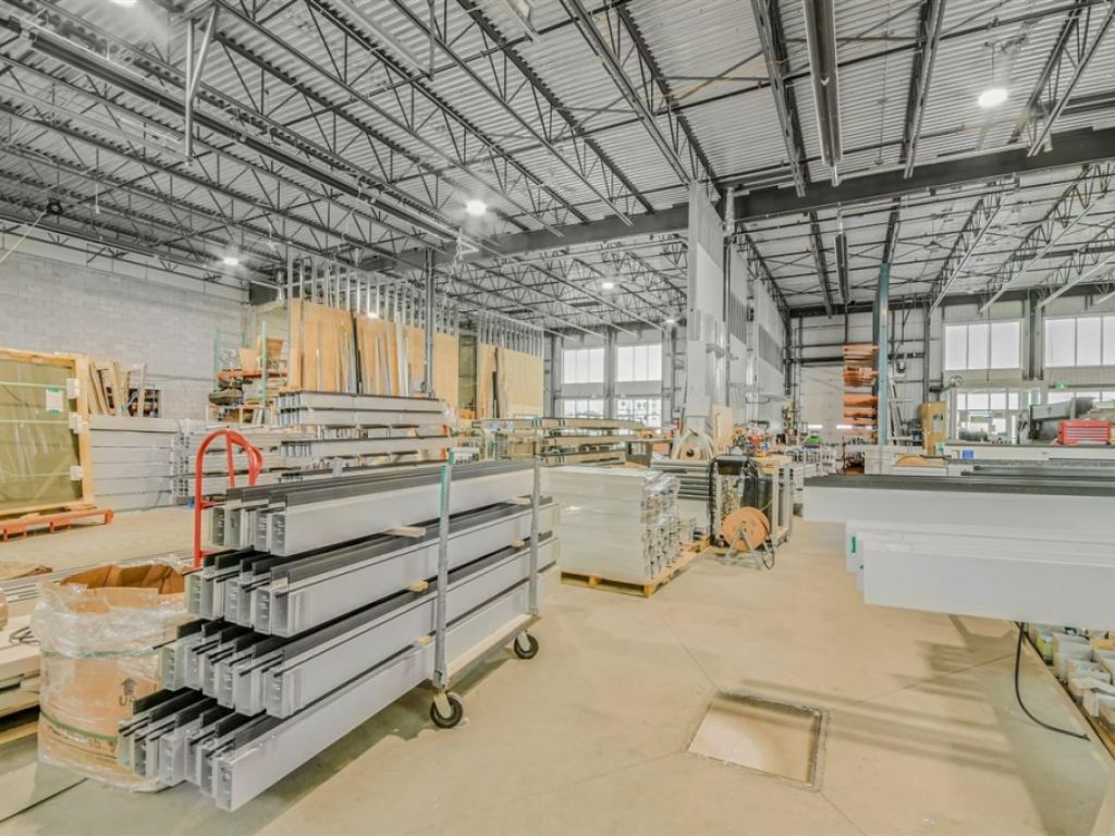 Industrial Building for Rent � 320 Rue Legault, unit OP12, Blainville